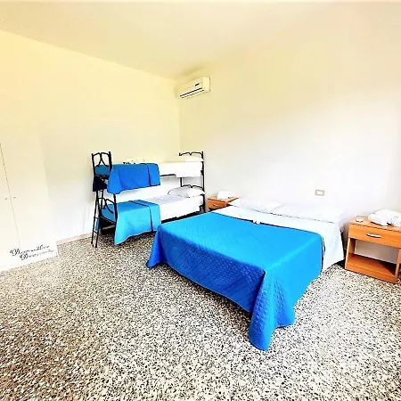 Casette A Due Passi Dal Mare Feriehus *